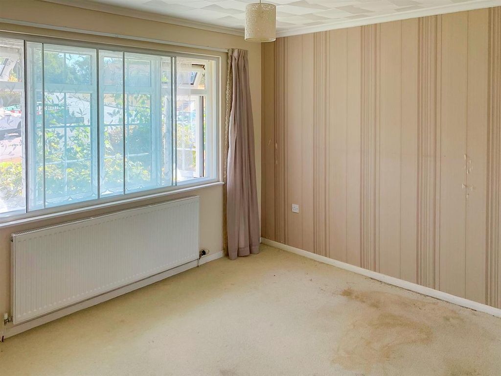 Property photo 3 of 9 71d8E3c6-A7d9-42A6-88ce-c68B2B540c4F.Jpg