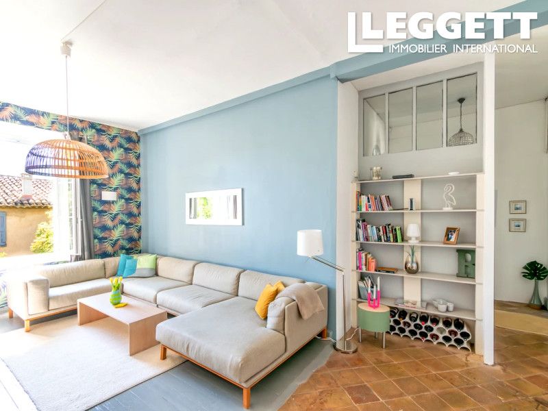 Property photo 2 of 10