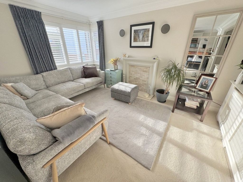 Property photo 3 of 25