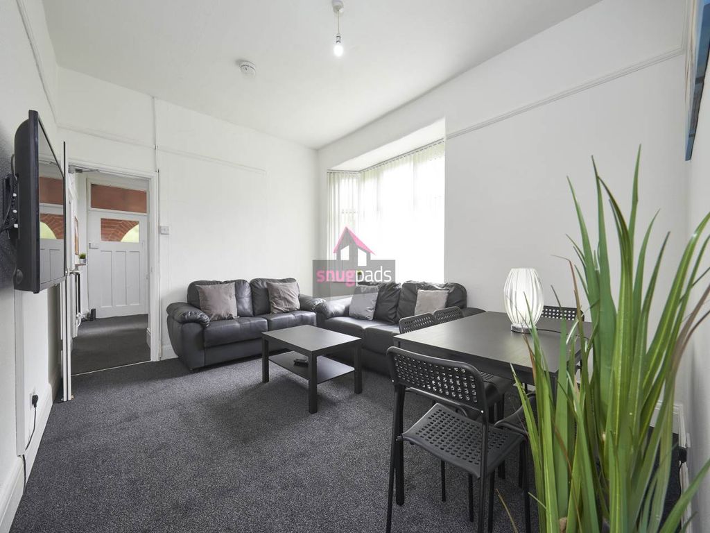 Property photo 2 of 13 2