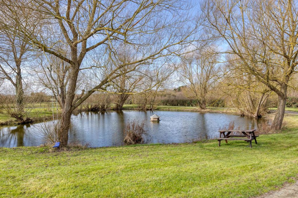 Property photo 3 of 41