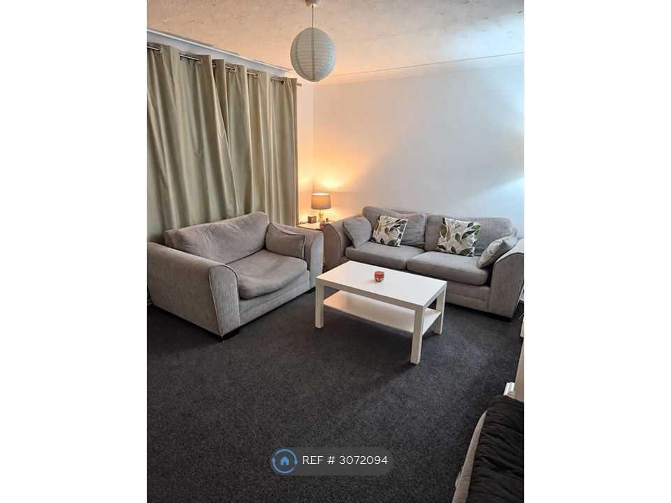 Property photo 2 of 10 Lounge