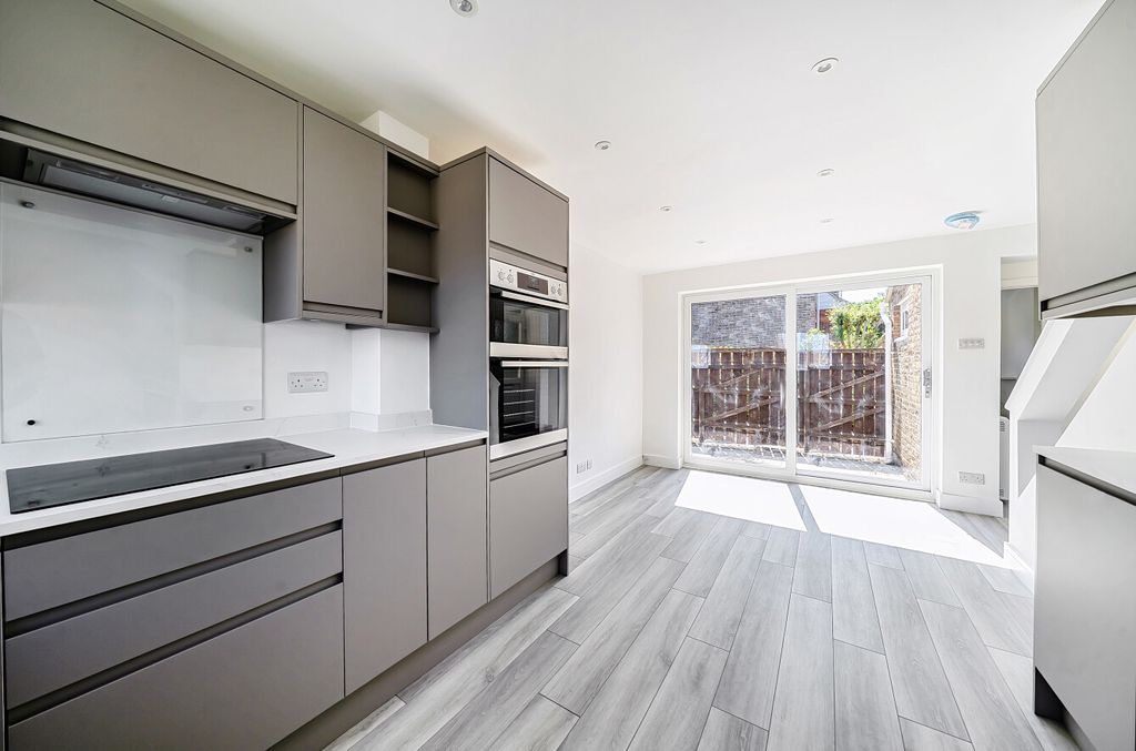 Property photo 2 of 18 1493593-9-6A54c41...