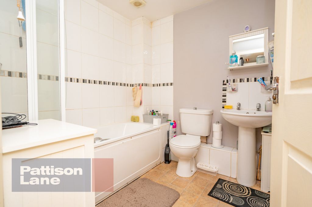Additional image 5 of 2 bed flat for saleHawthorn Road, Kettering NN15