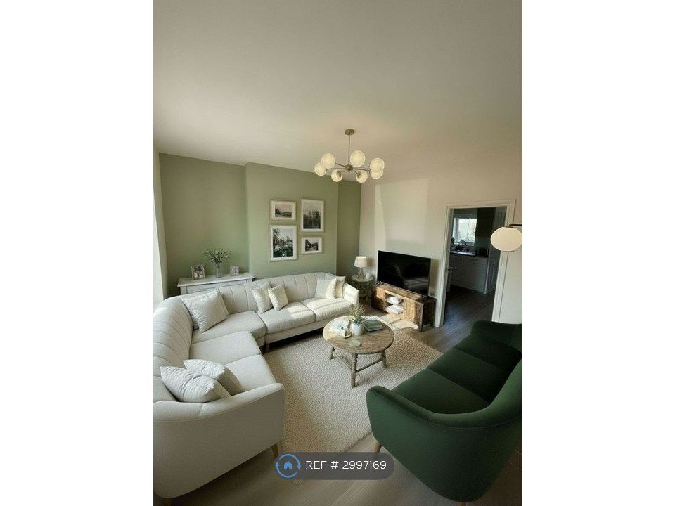 Property photo 1 of 16 Staged Lounge