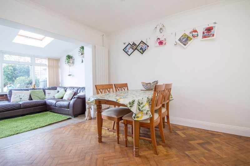 Property photo 3 of 17 Dining Area