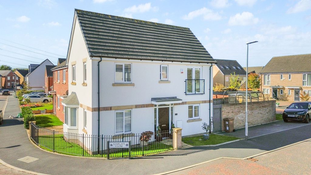 Property photo 1 of 33