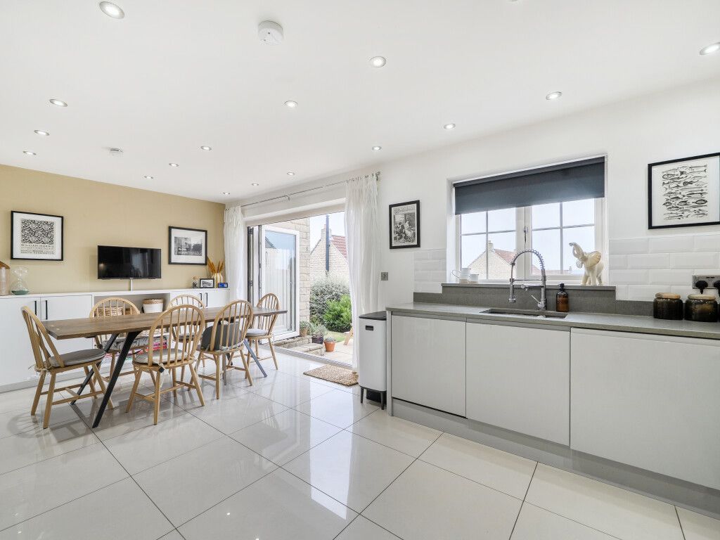 Property photo 3 of 20 1511644-20-6A9001...