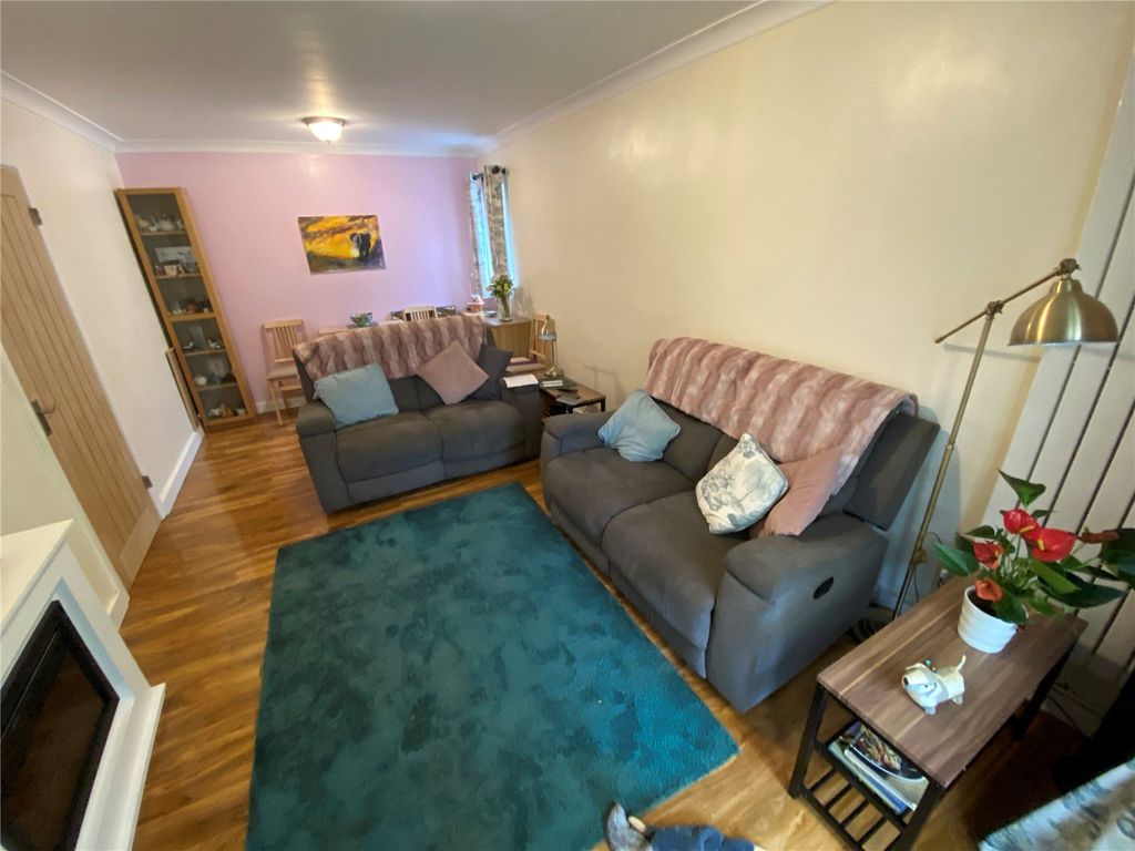 Property photo 2 of 31 Picture No. 14