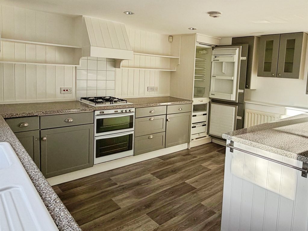 Property photo 3 of 23