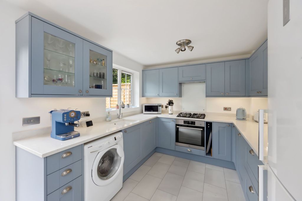 Property photo 2 of 18 Kitchen