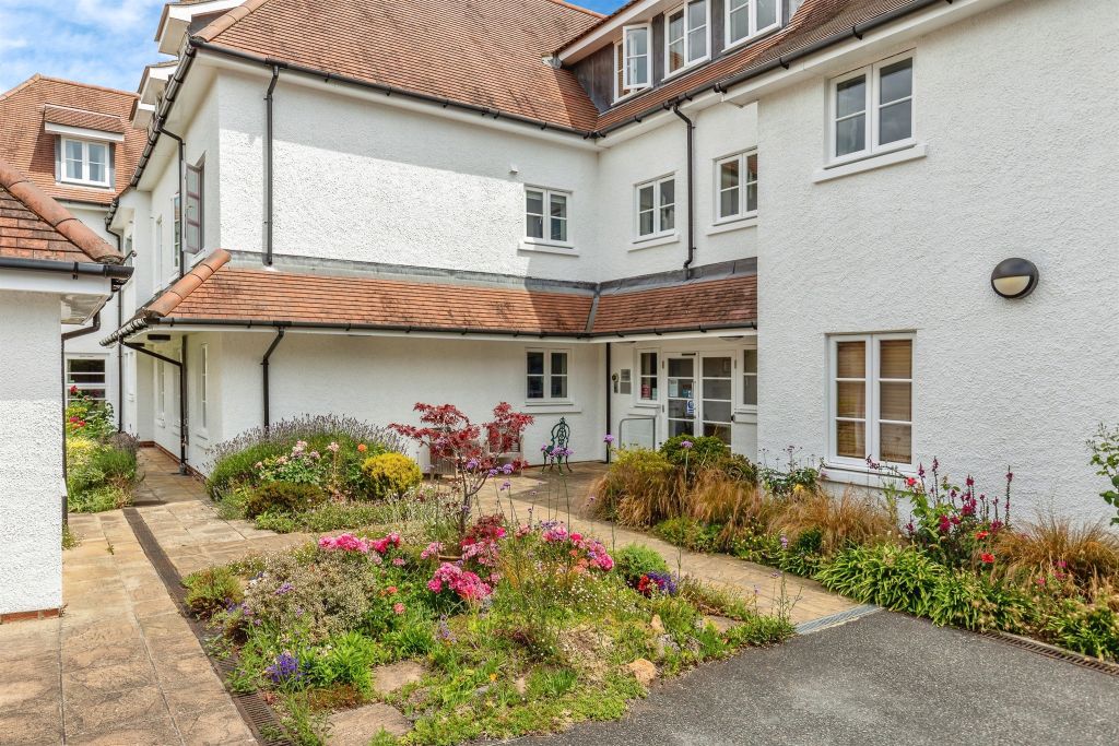 Property photo 2 of 17