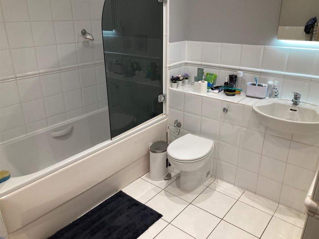 Property photo 3 of 7 Prices Court, Bathroom, Eden Harper Sw11