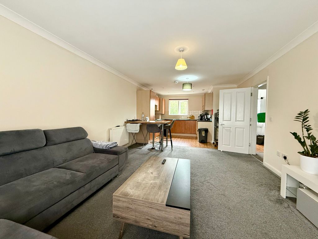 Property photo 2 of 8