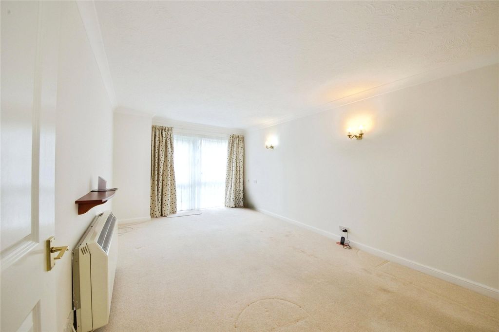 Property photo 2 of 14 Picture No. 23