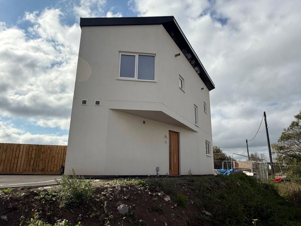 Property photo 2 of 17 Picture No. 19