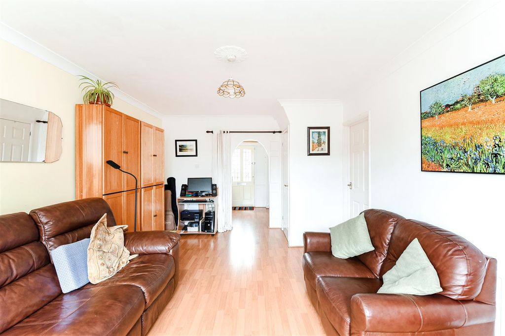 Property photo 3 of 21