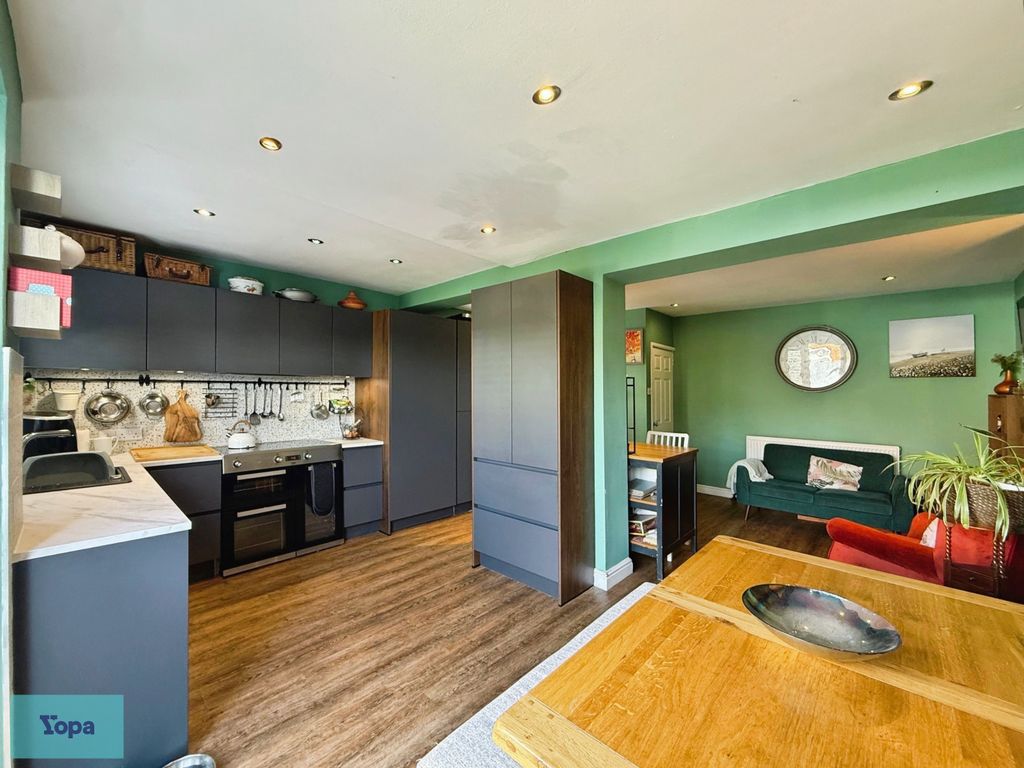 Property photo 3 of 18 54554732--4Fda-91Fb-CE05E33C3326-42447-00000721D2C72D51