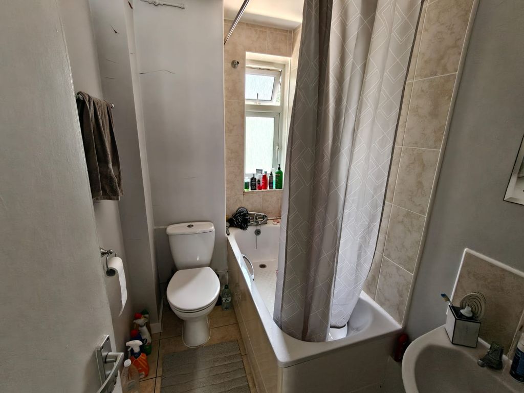 Property photo 3 of 4