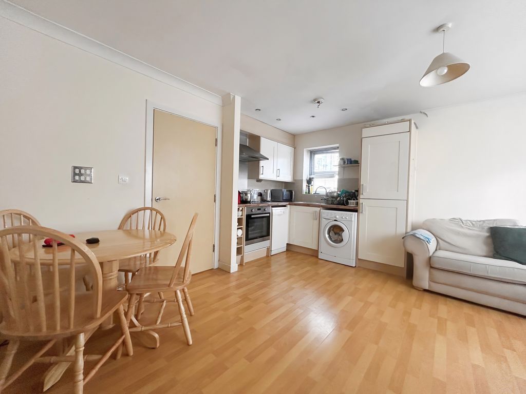 Property photo 2 of 9