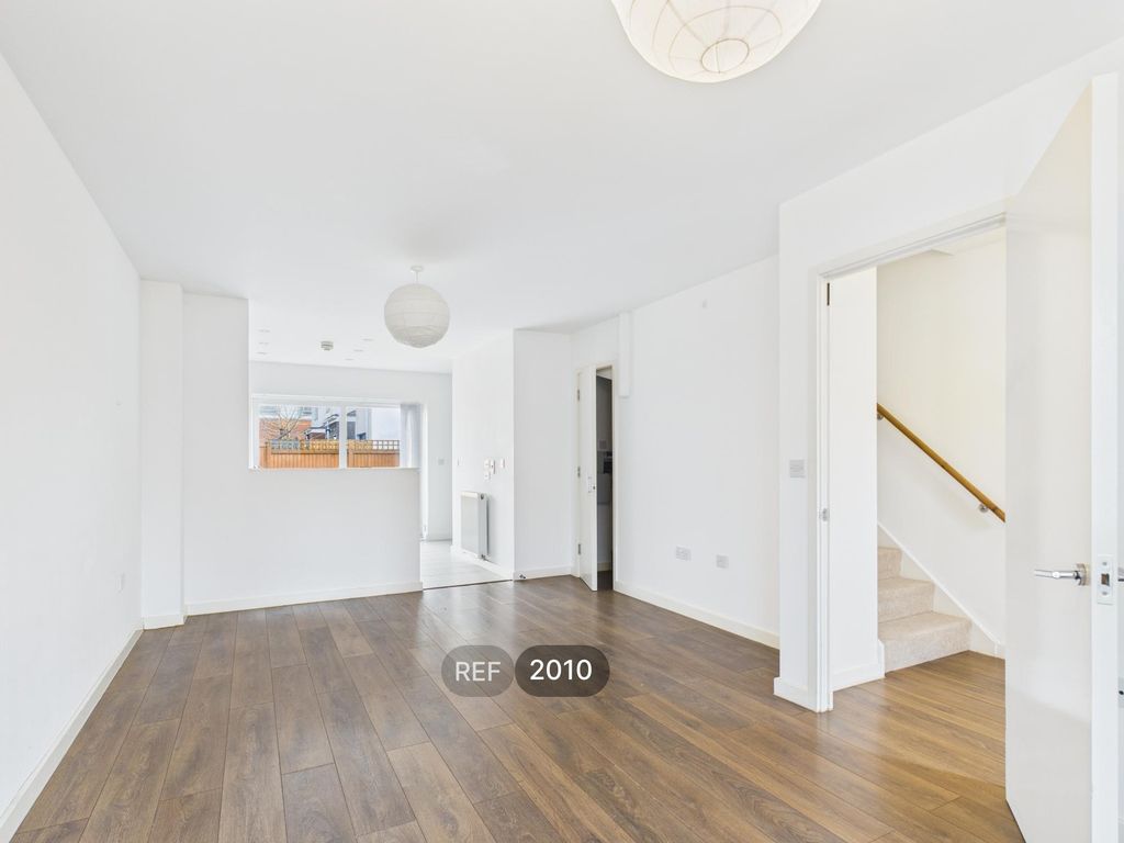 Property photo 2 of 15 Kitchen / Living Area