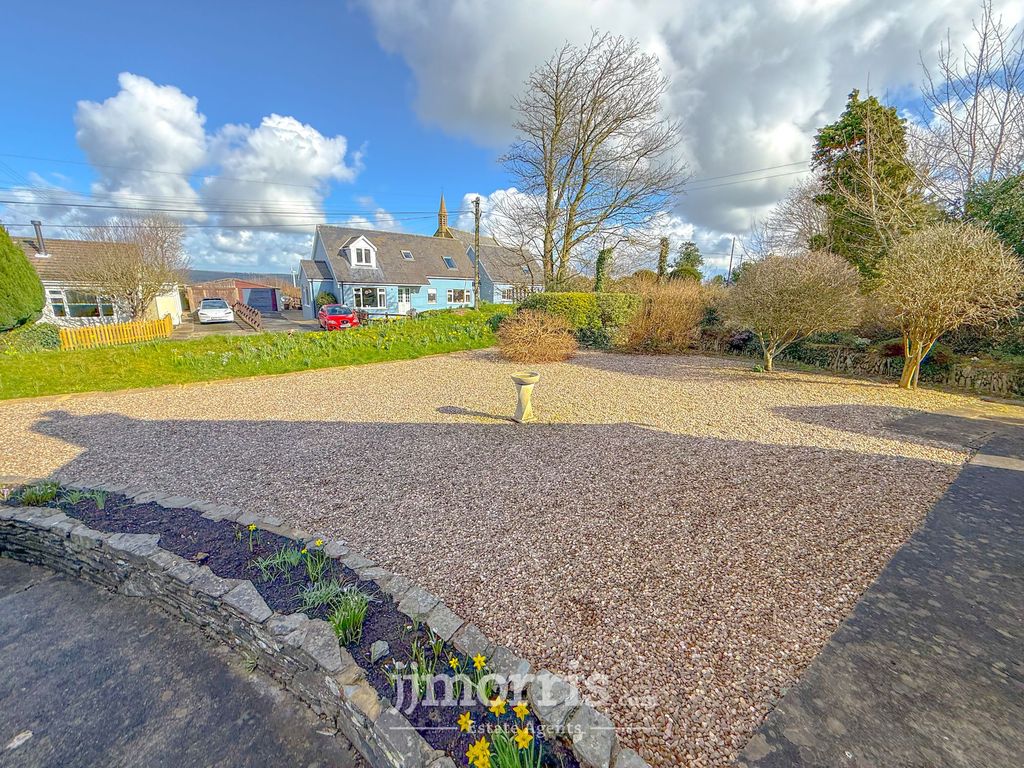 Property photo 3 of 38