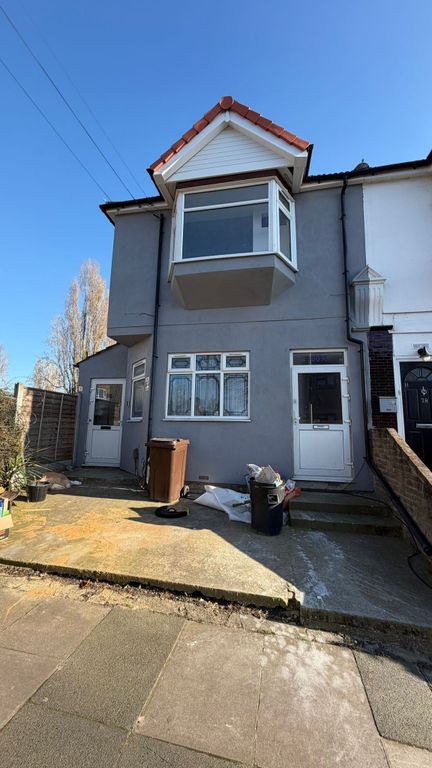 Property photo 1 of 9