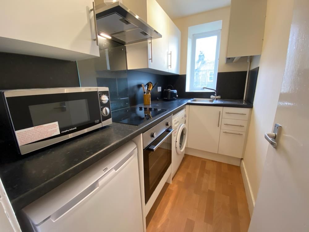 Property photo 3 of 7 Kitchen