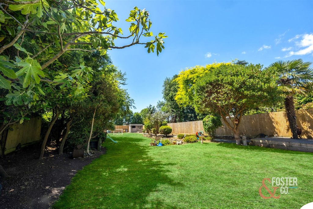Property photo 2 of 42 Dyke Road 271-017.Jpg