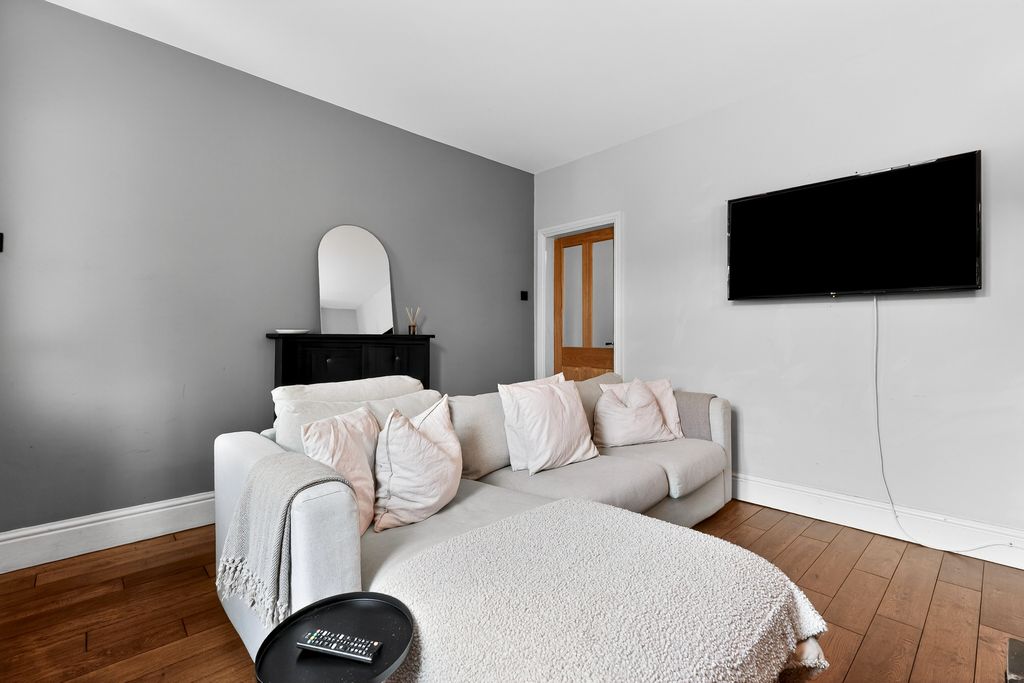 Property photo 3 of 24