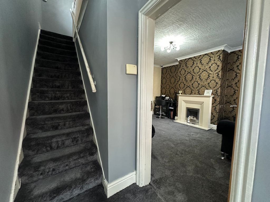 Property photo 3 of 22 Hall