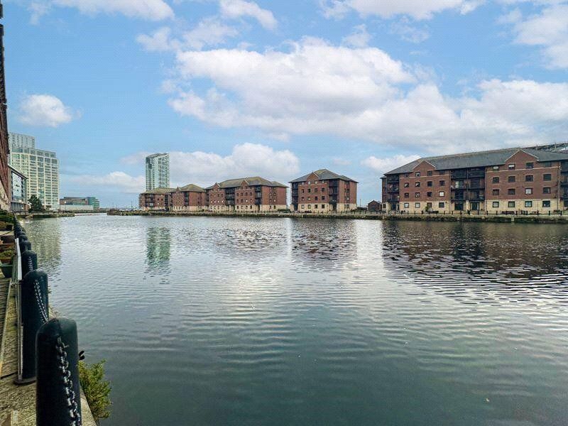 Property photo 2 of 19 Picture No. 23