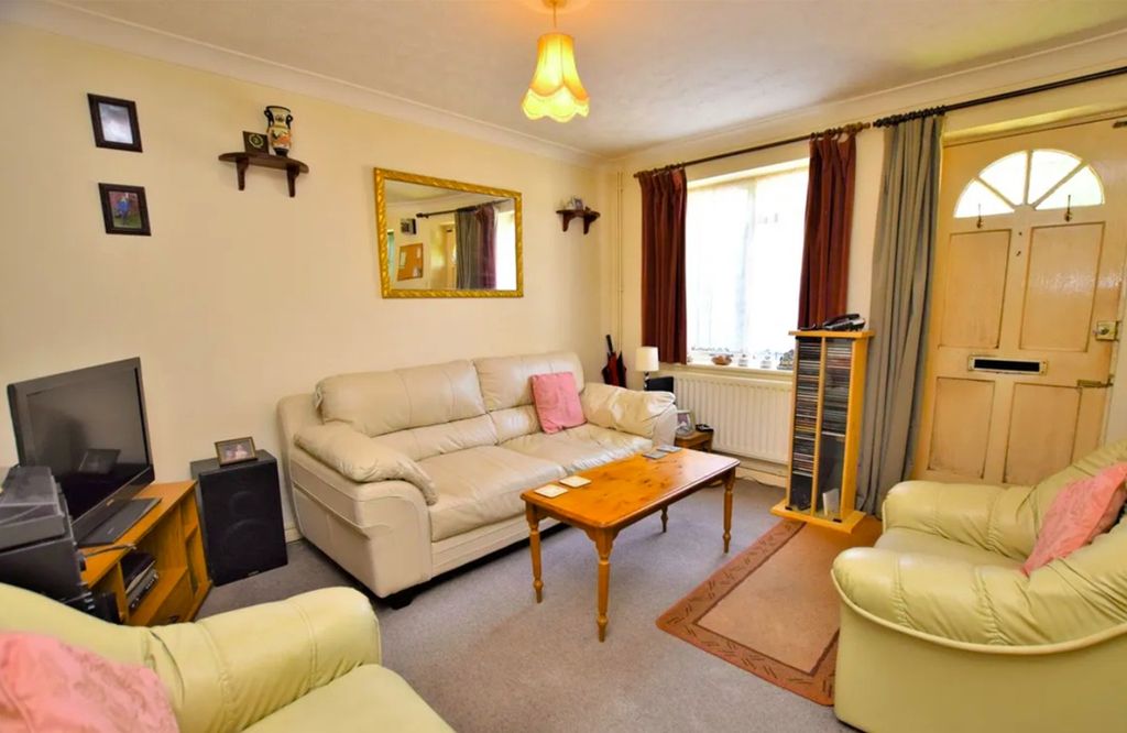 Property photo 2 of 13