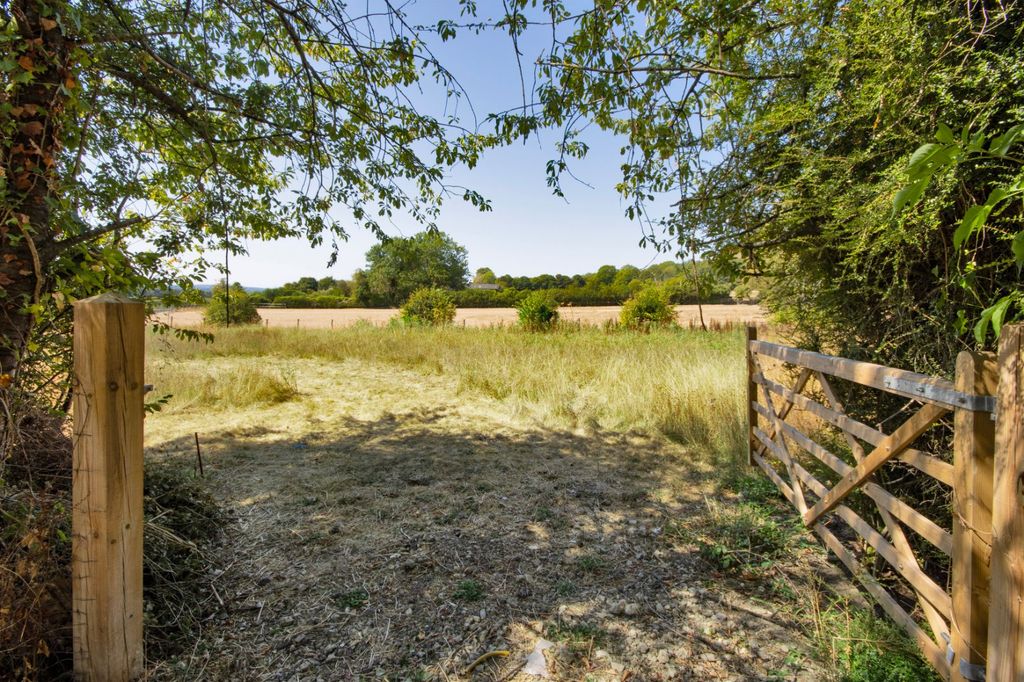 Property photo 2 of 12 Gate To Paddock