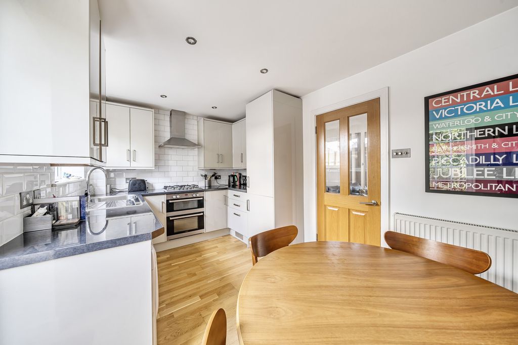 Property photo 1 of 19 1301079-6-6850574...