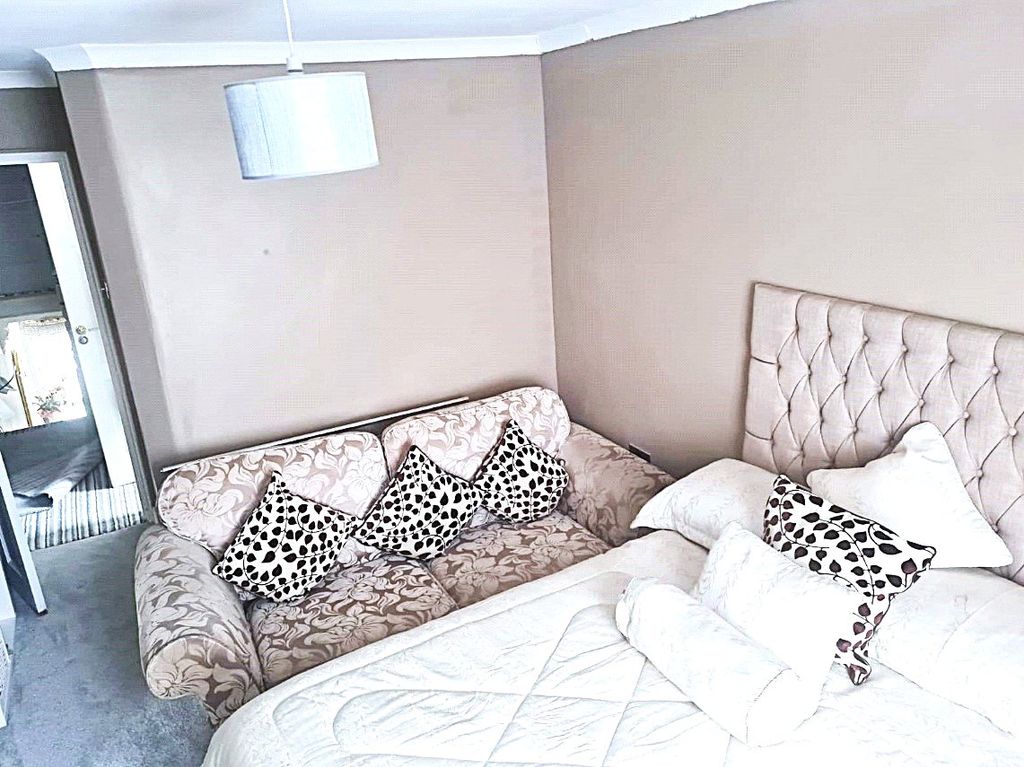 Property photo 3 of 12 Picture No. 22