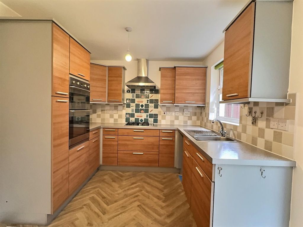 Property photo 2 of 14 Img_8198.Jpg