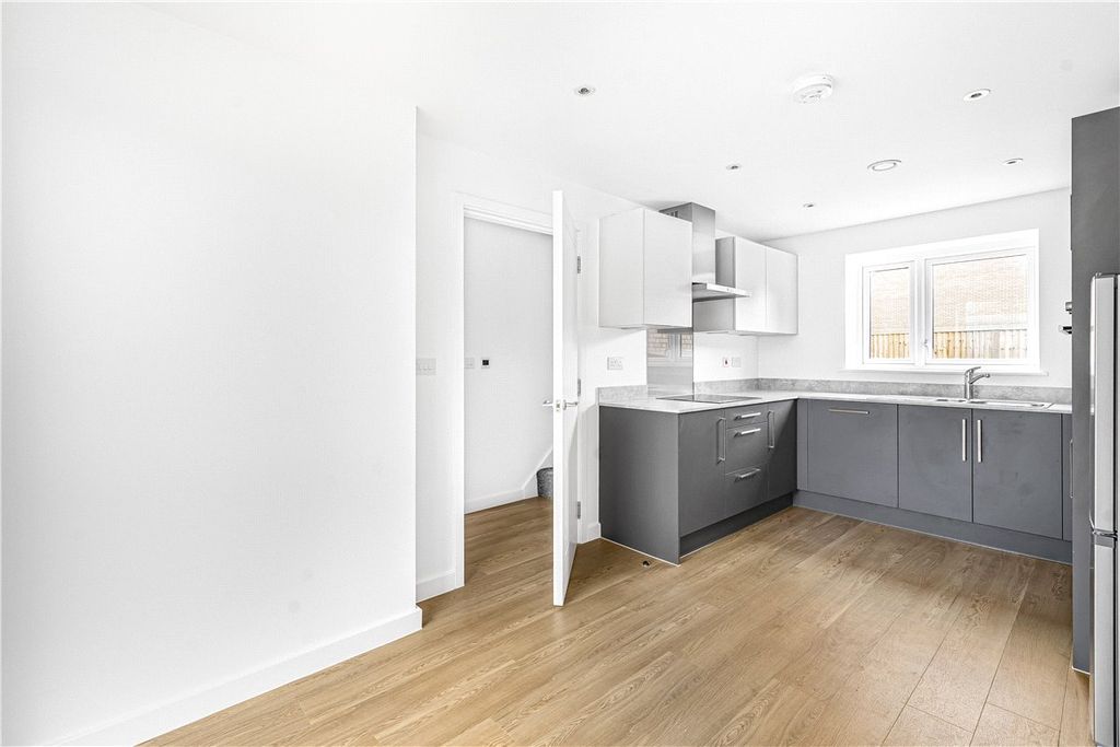 Property photo 2 of 26 Picture No. 02