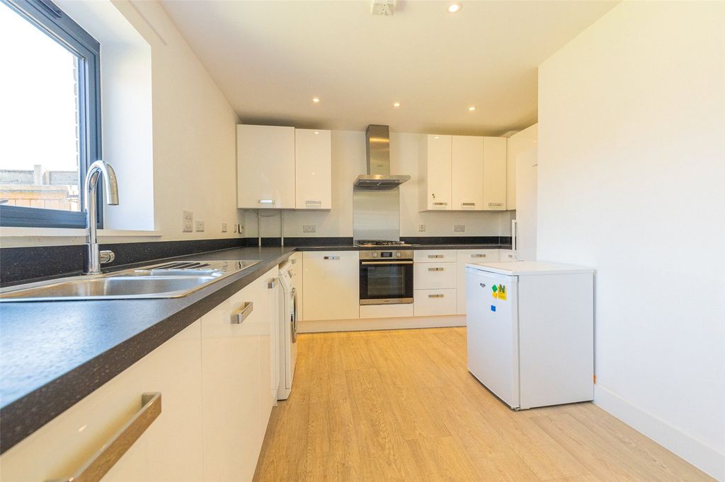 Property photo 2 of 17 Picture No. 36