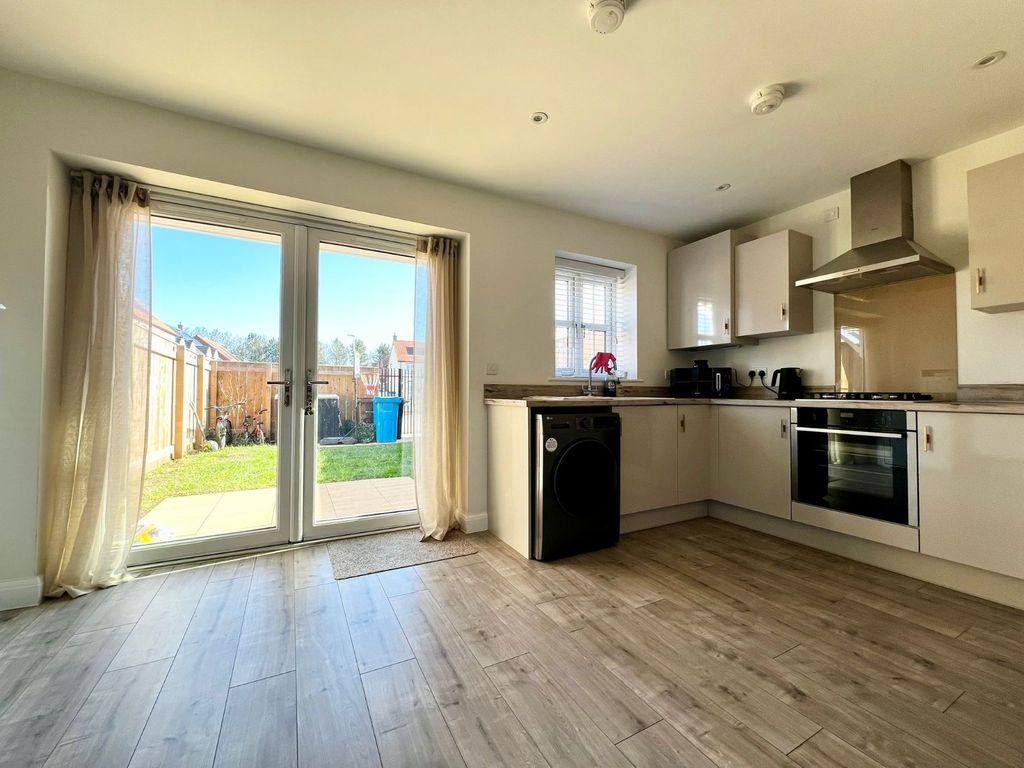 Property photo 2 of 8 Picture No. 09