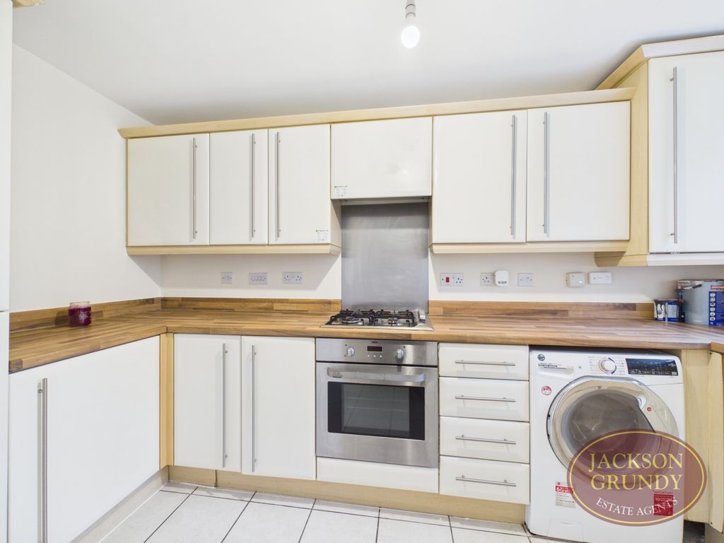 Property photo 2 of 10 Turners Gardens