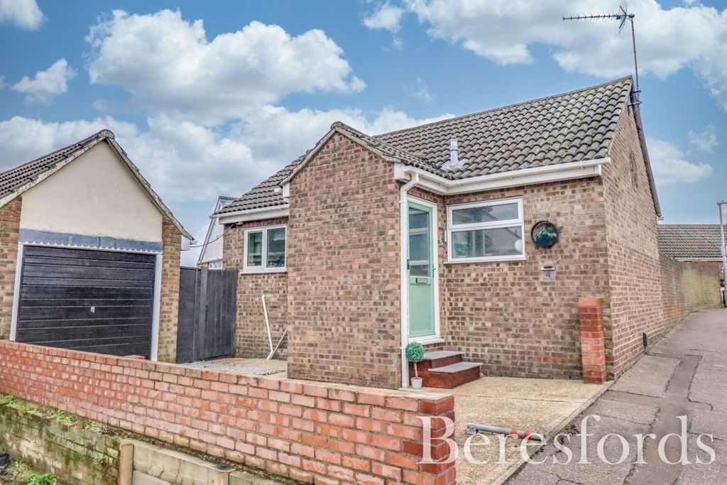 Property photo 1 of 8 Front