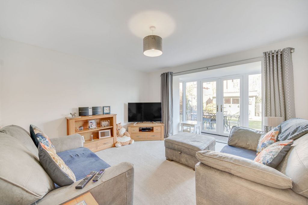 Property photo 2 of 22