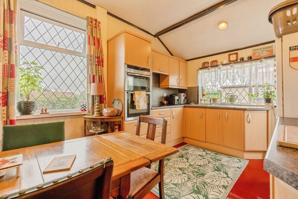 Property photo 3 of 30 Pbox-Img.Jpg