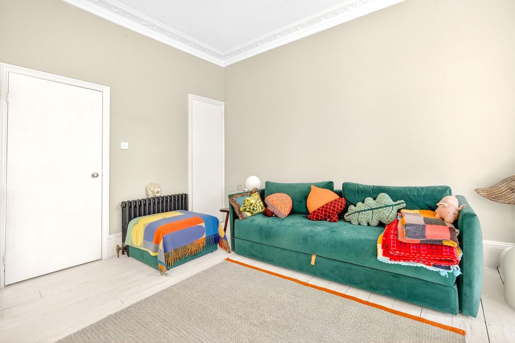 Property photo 3 of 11 Reception