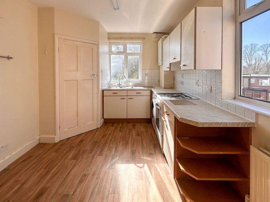 Property photo 3 of 13 Kitchen