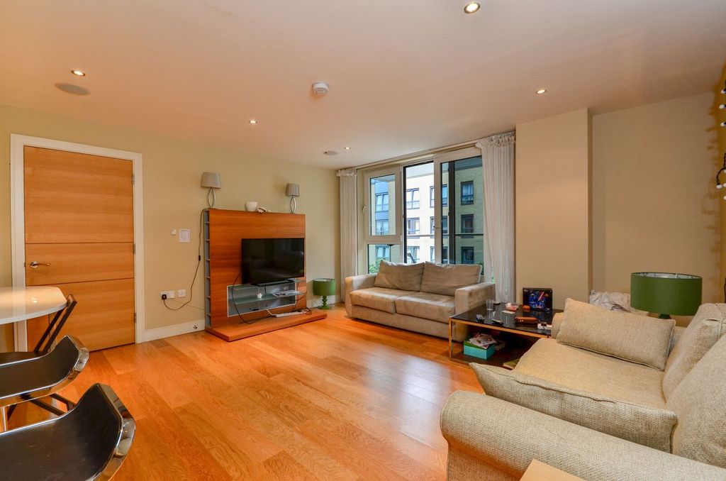 Property photo 3 of 10