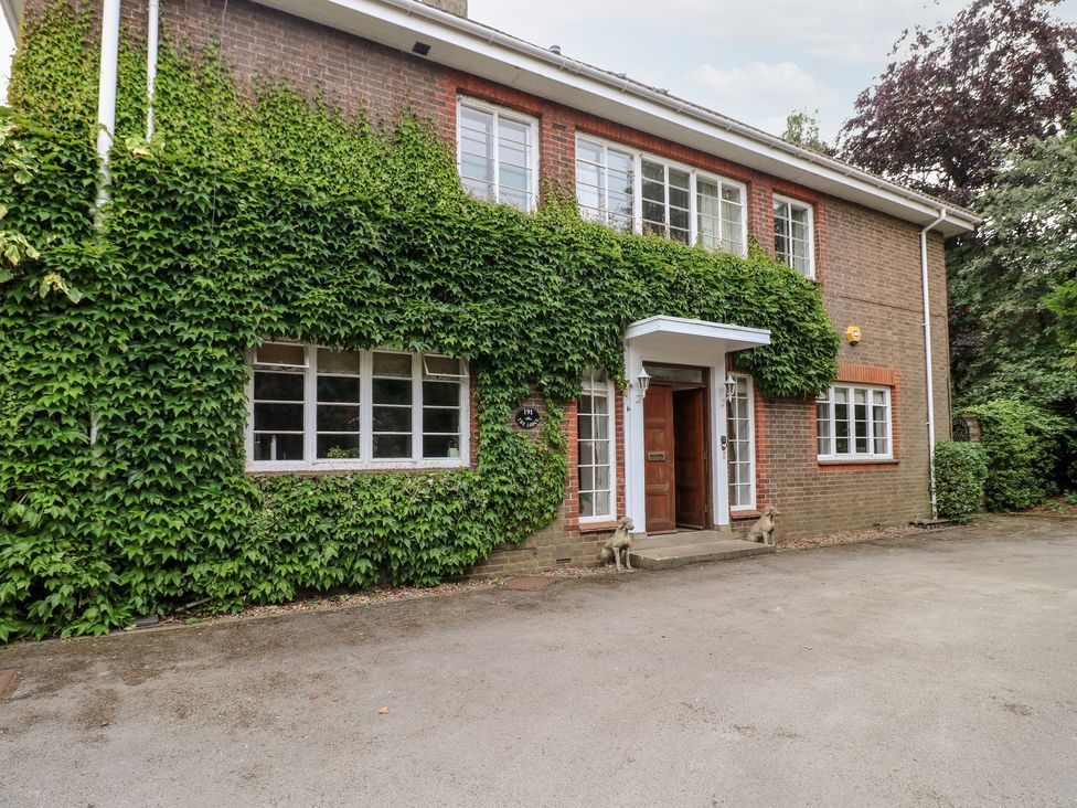 Property photo 2 of 47