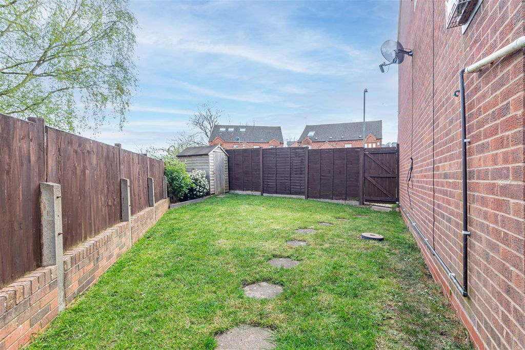 Property photo 3 of 19 Garden-4.Jpg