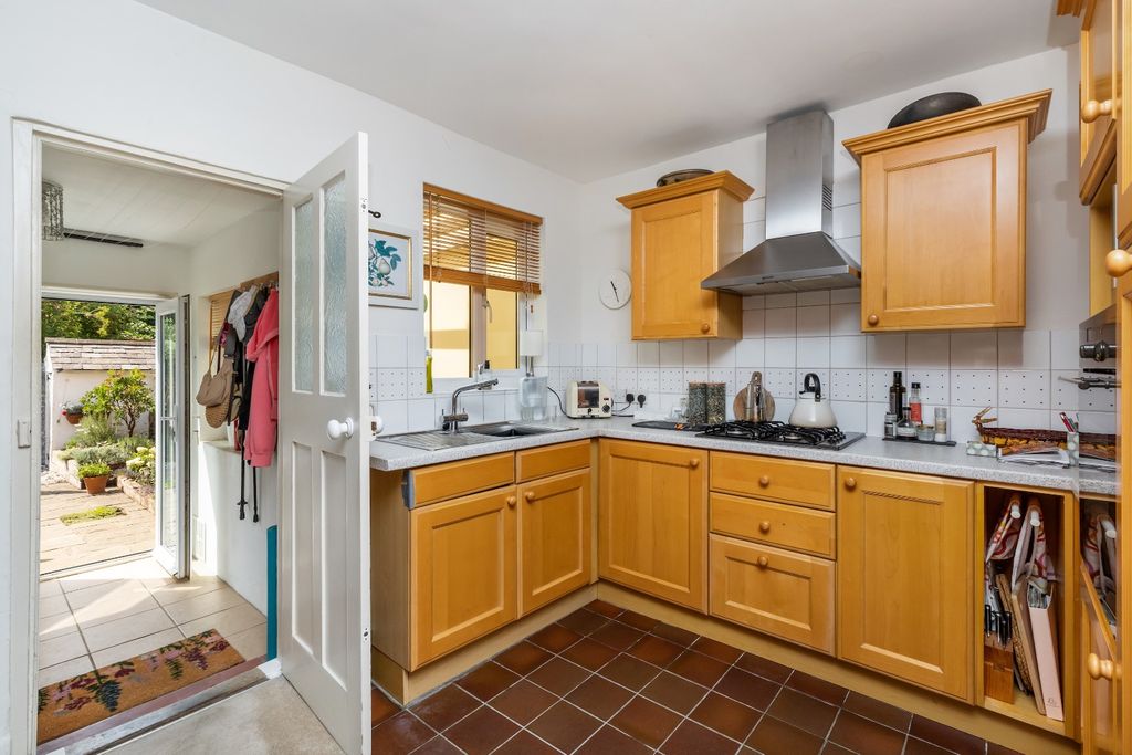 Property photo 2 of 11 3748492
